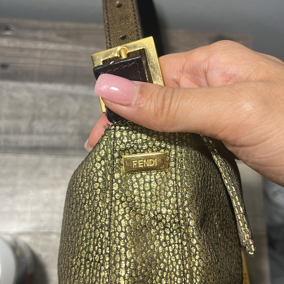 FENDI Rare Gold Baguette. Limited Edition. - Picture 8 of 13
